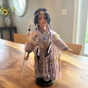 American Indian Doll. Gorgeous.